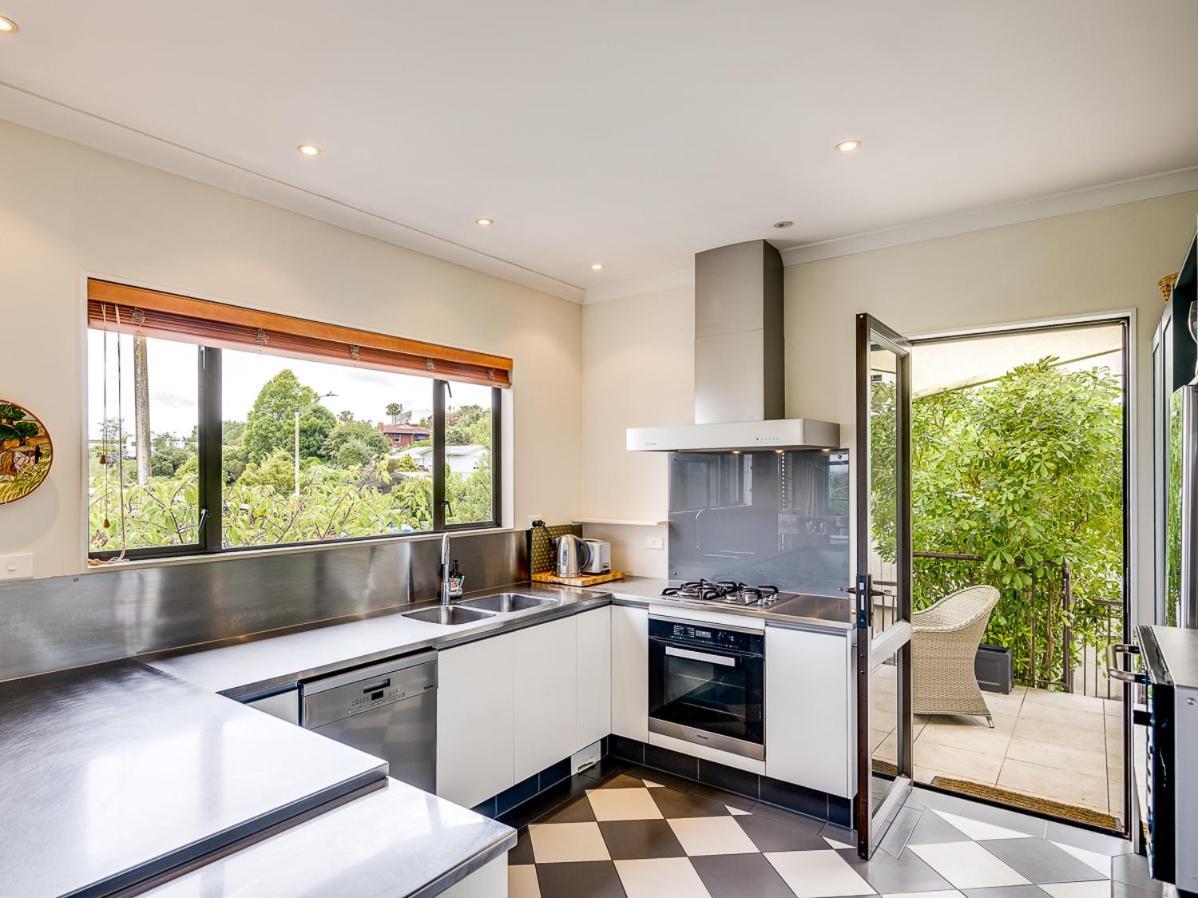 Busby Hill Villa - Havelock North Holiday Home Bagian luar foto