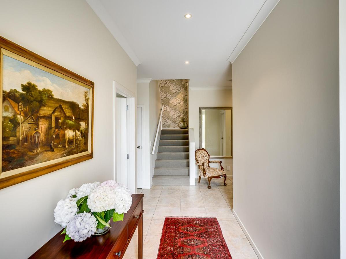 Busby Hill Villa - Havelock North Holiday Home Bagian luar foto