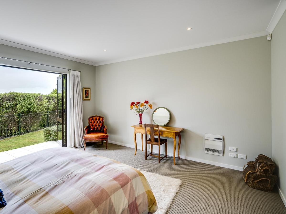 Busby Hill Villa - Havelock North Holiday Home Bagian luar foto