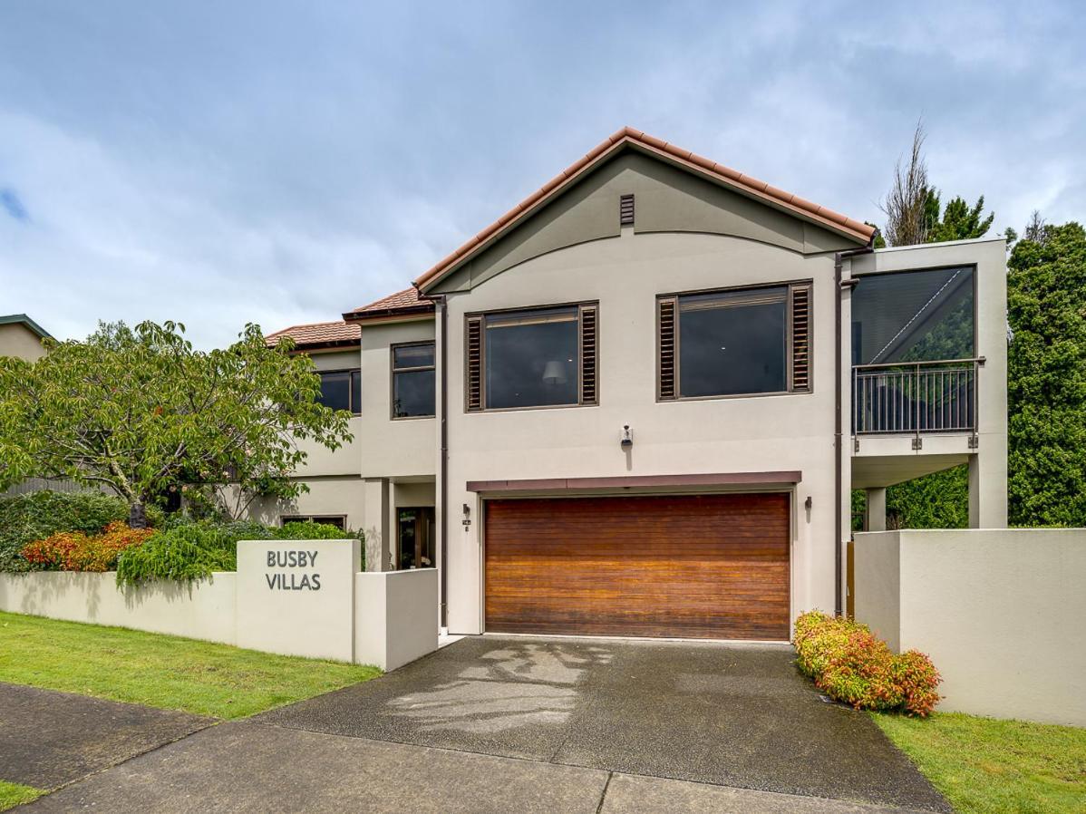 Busby Hill Villa - Havelock North Holiday Home Bagian luar foto