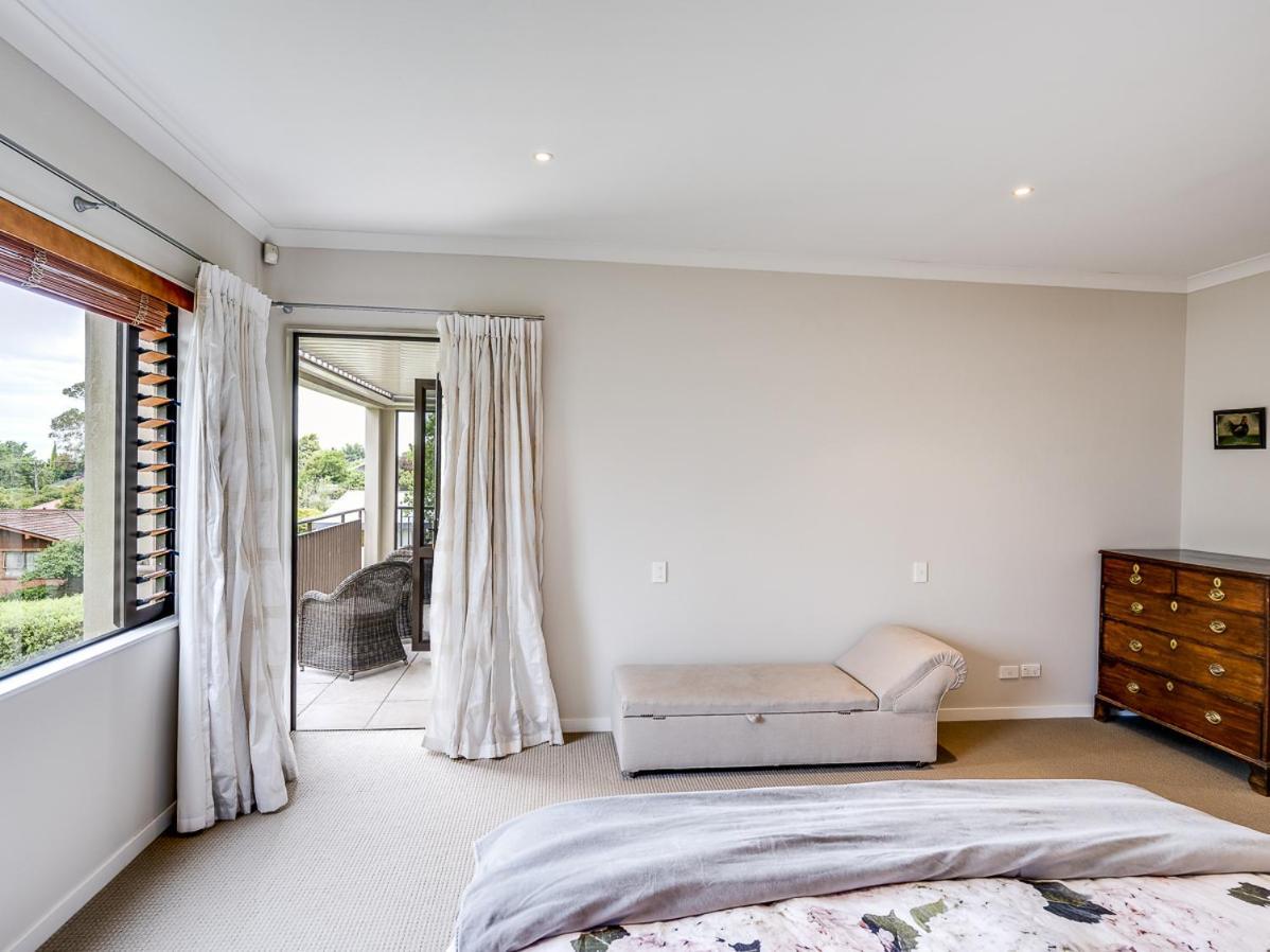 Busby Hill Villa - Havelock North Holiday Home Bagian luar foto